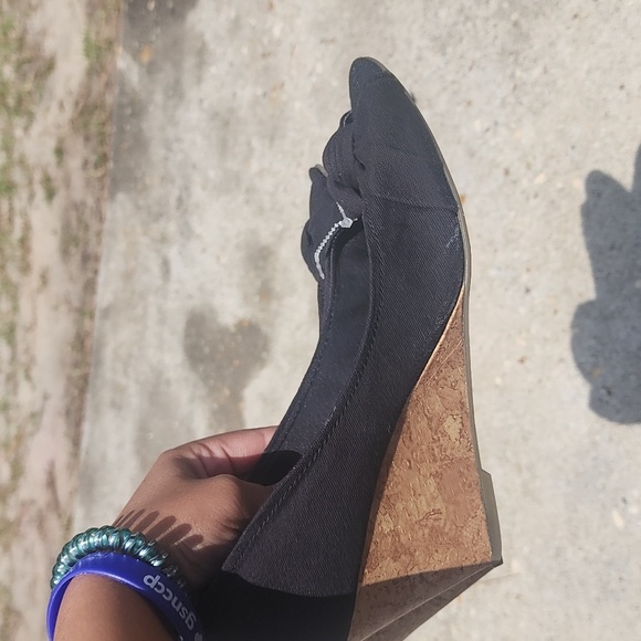 Low heels - Picture 2 of 2